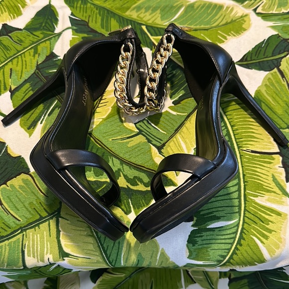 NINE WEST - Picture 3 of 7